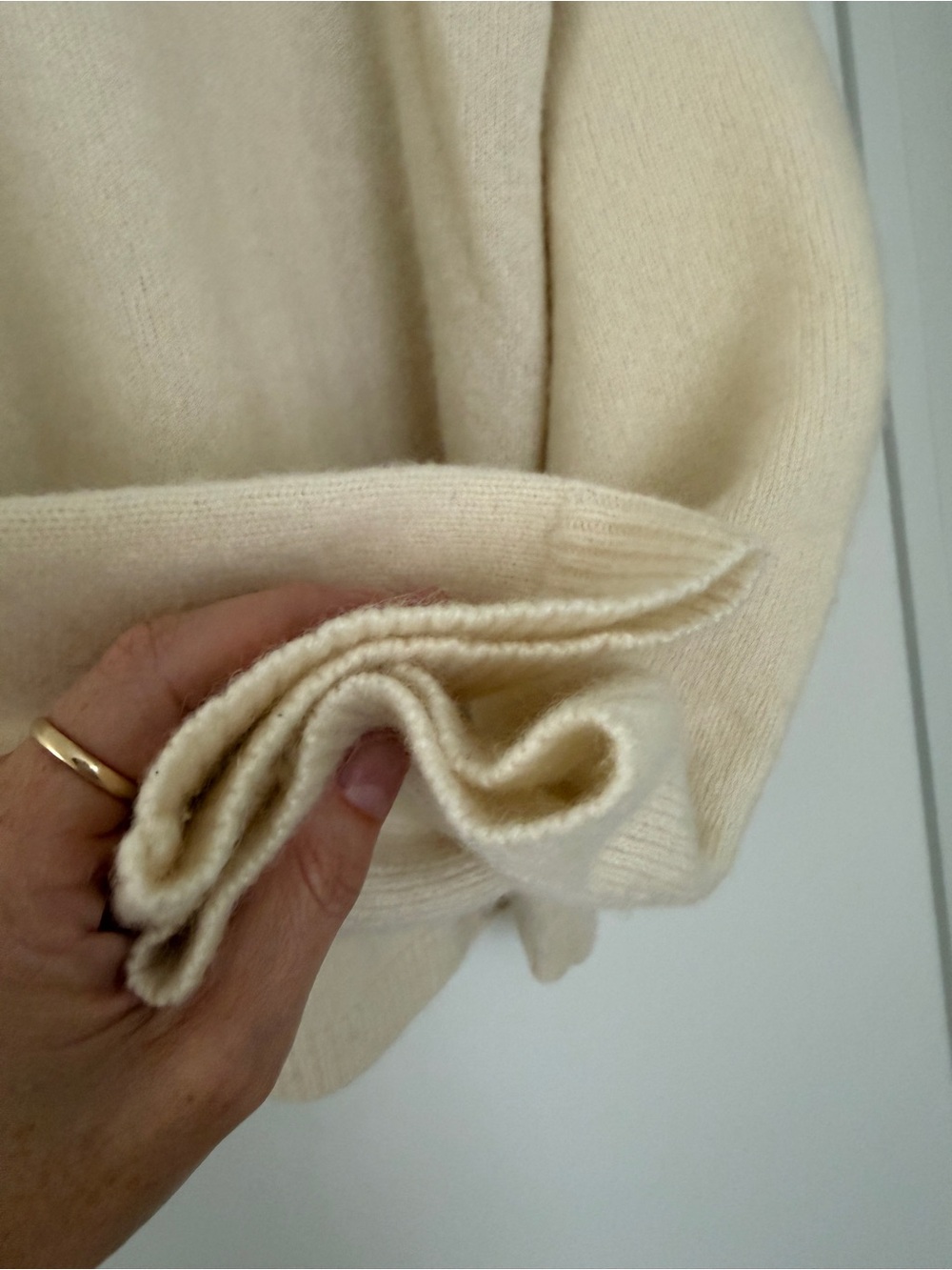ZARA HOME 100% Cashmere Cream Women's Sweater Size M/L - Picture 9 of 11